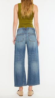 Mid Rise Loose Barrel Leg Jean