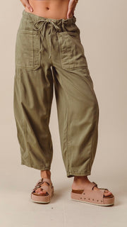 Mid-Rise Slouch Patch Pocket Pants