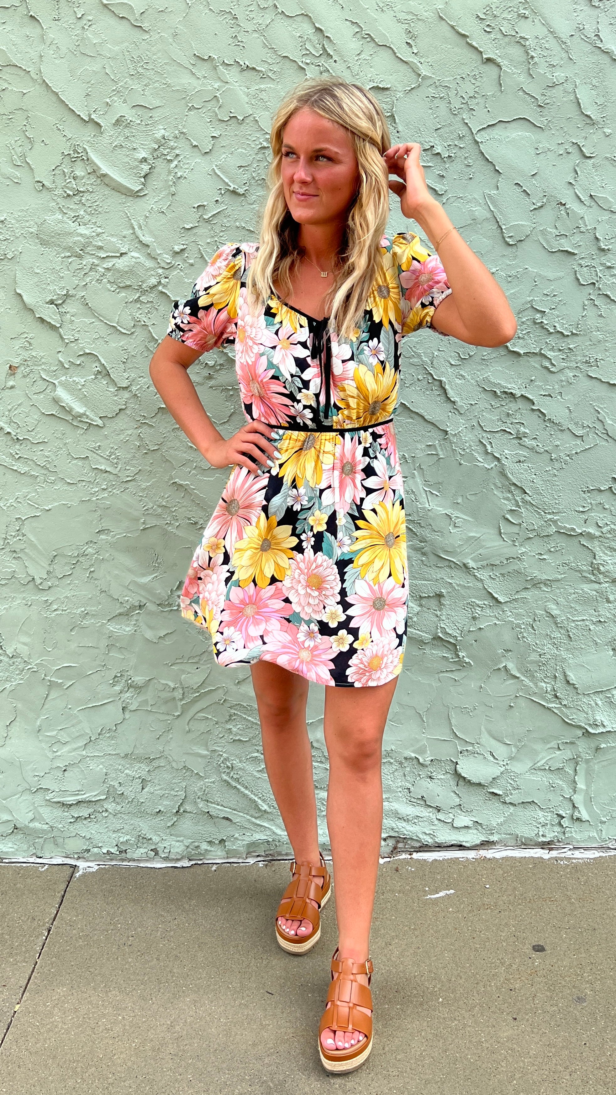 Floral Deep V-Back Dress w/Contrast Piping | Catfish & Tater Boutique