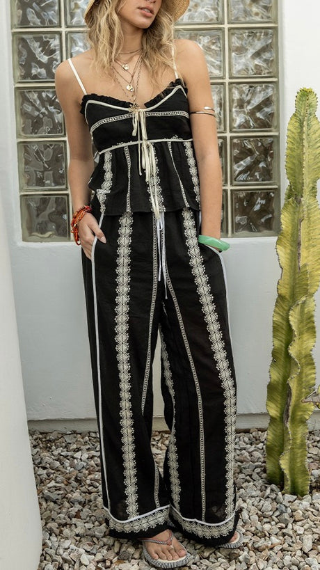 Scallop Embroidered Pants w/Pockets