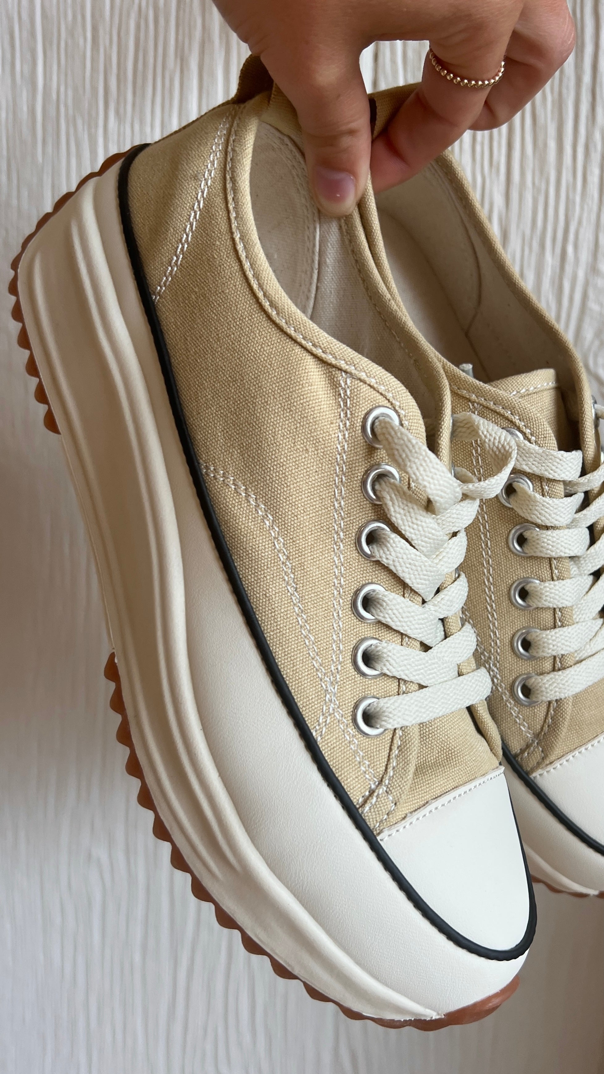 Gum sole store platform sneakers