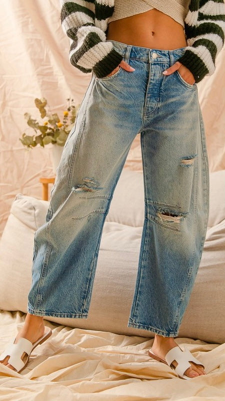 Mid Rise Destruct Barrel Leg Jeans