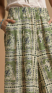 Stamped Print Wide Leg Pants w/Pkts