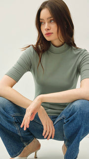 Mock Neck Stretch Knit S/S Top