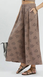 Single Floral Wide Leg Pants w/Pockets