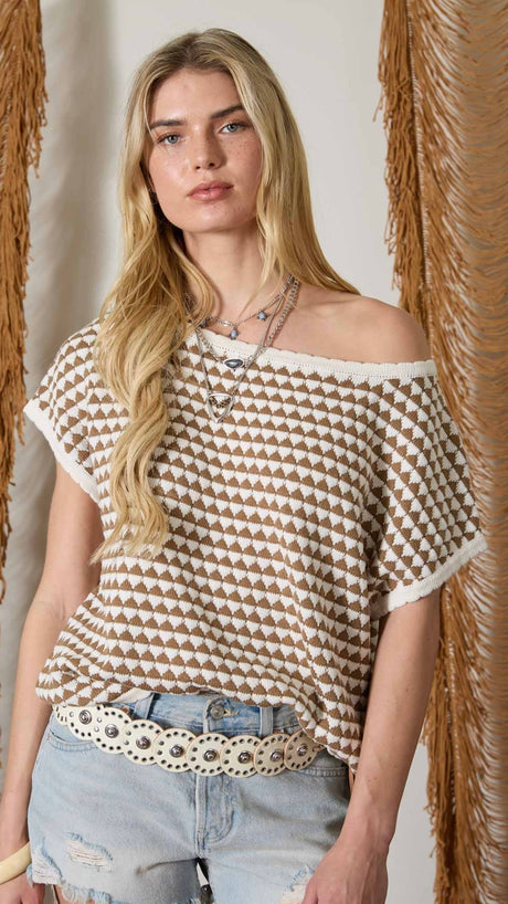 Triangle Scallop Trim Sweater Top